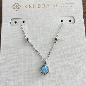 Kendra Scott Nola Silver Pendant Necklace in Light Blur Kyocera Opal
